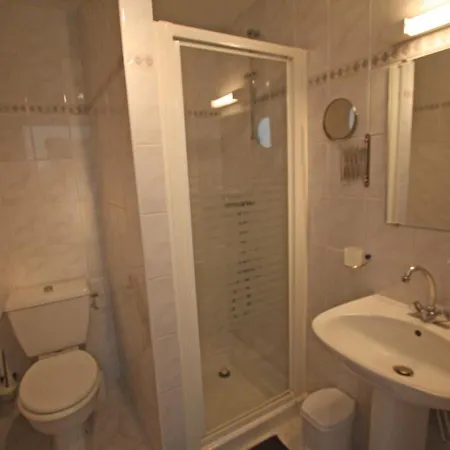 Colore Et Confortable Avec Terrasse Privative - 2 Chambres, Billard, Et Wifi - Fr-1-589-122 Feriehus