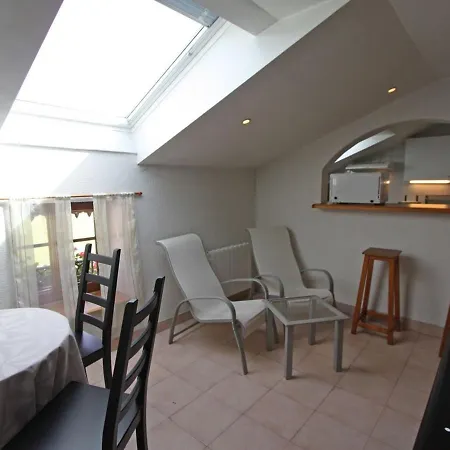 Colore Et Confortable Avec Terrasse Privative - 2 Chambres, Billard, Et Wifi - Fr-1-589-122