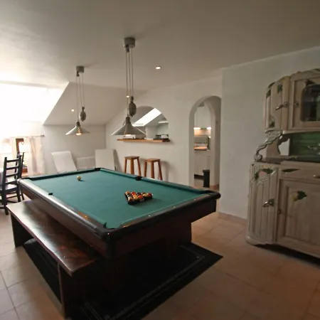 Colore Et Confortable Avec Terrasse Privative - 2 Chambres, Billard, Et Wifi - Fr-1-589-122 *